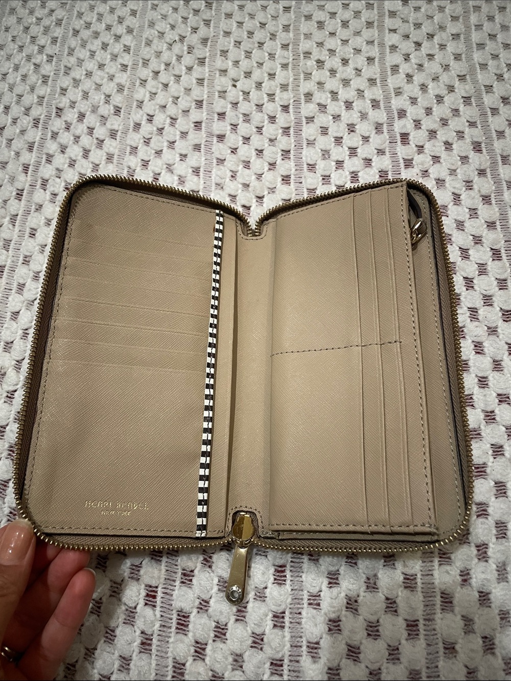 Henri Bendel Continental Zip-Around Wallet – Taupe/Tan - Picture 7 of 13